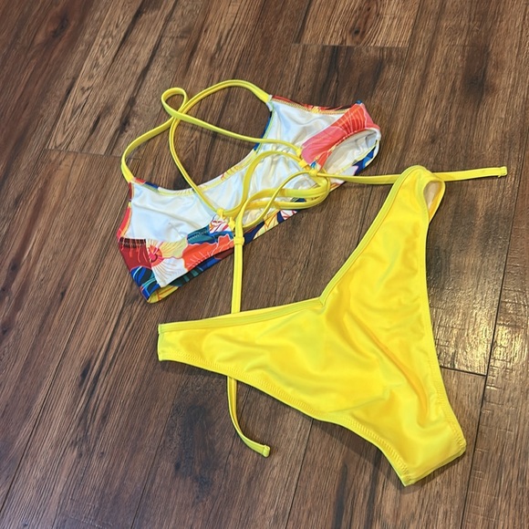 Cupshe two piece bikini - Picture 2 of 3